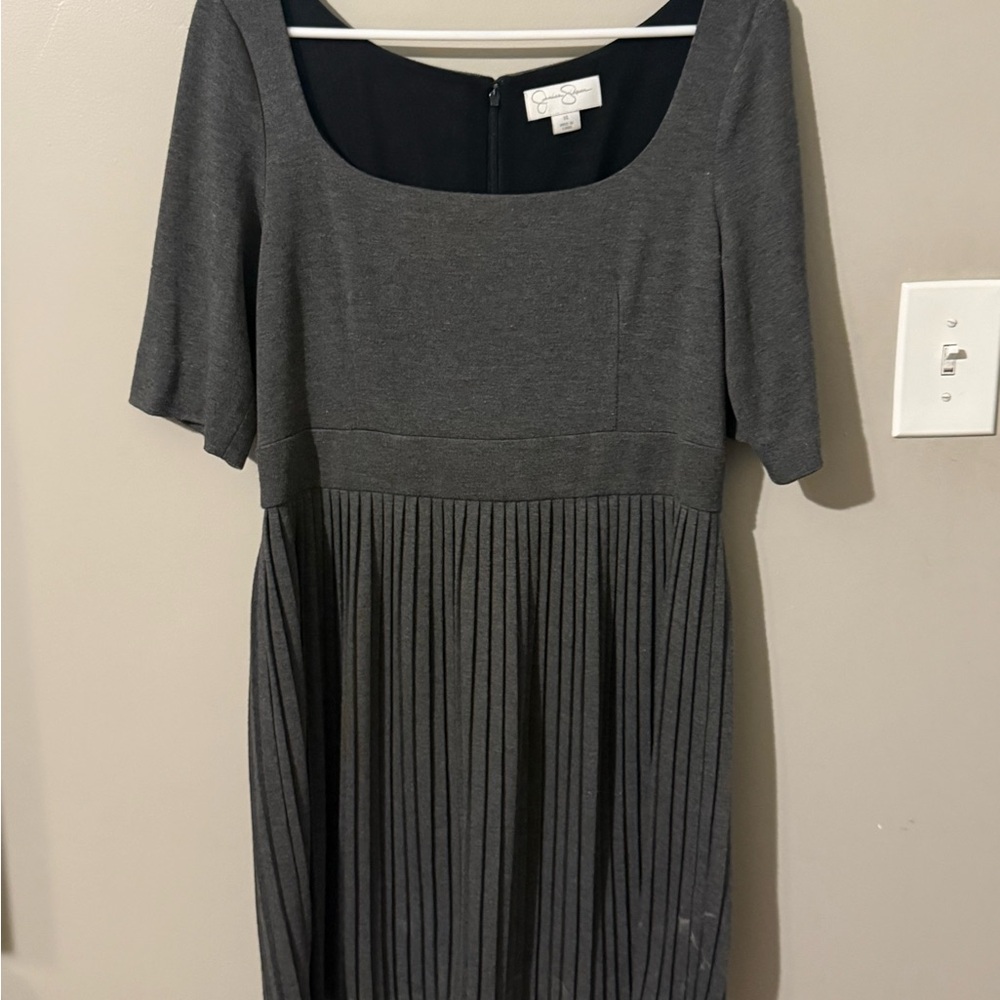 Gray Short Sleeve Pleated Dress
